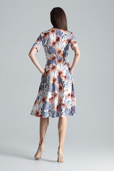 Kwiecista rozkloszowana sukienka