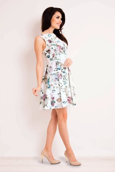 Kwiecista rozkloszowana sukienka mini na szerokich ramiączkach