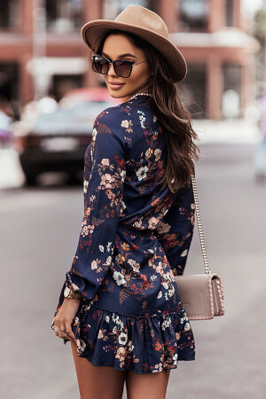 Kwiecista sukienka mini w stylu boho o luźnym fasonie Kwiecista sukienka mini w stylu boho o luźnym fasonie