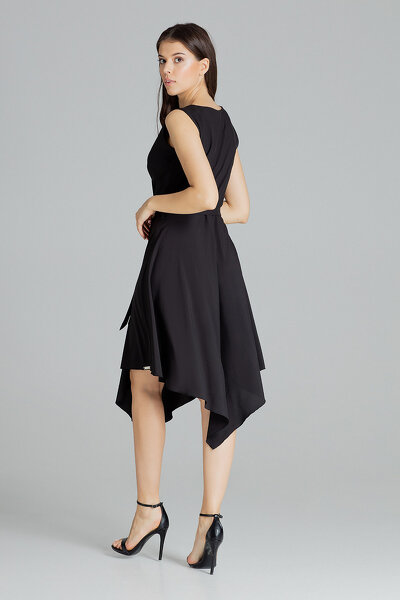 Letnia asymetryczna sukienka w czarnym kolorze