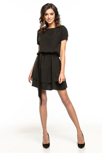 Czarna sukienka z podwójną falbaną