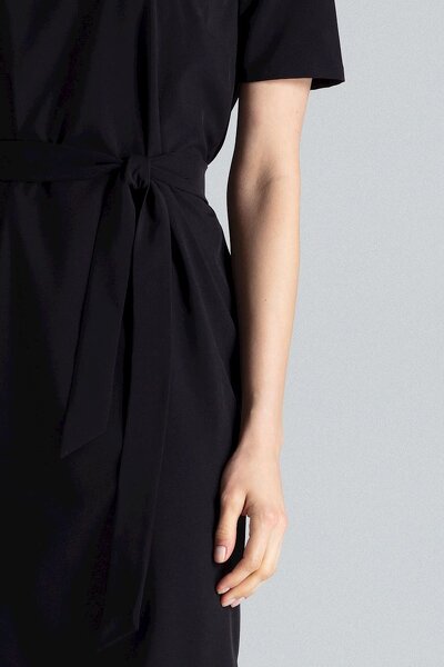 Letnia sukienka wiązana w pasie w czarnym kolorze