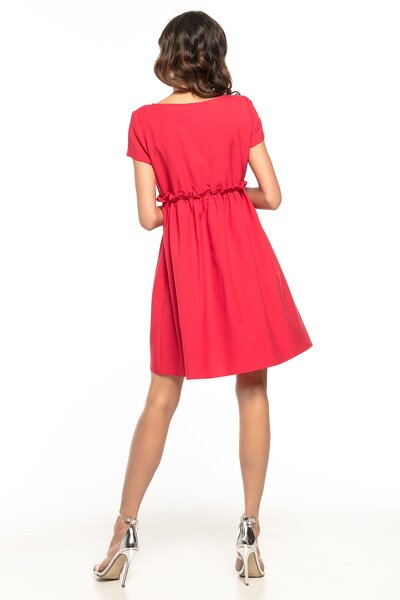 Czerwona sukienka z marszczeniem w pasie