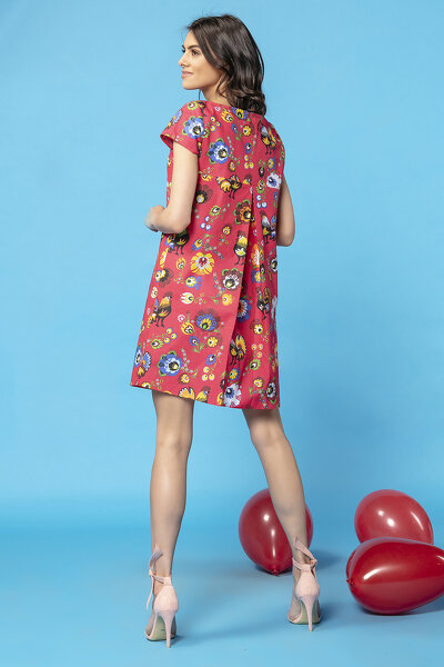 Czerwona sukienka we wzór łowicki