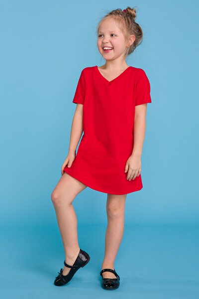 Czerwona sukienka z krótkim rękawem