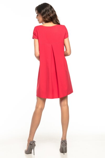 Czerwona sukienka z kontrafałdą na plecach