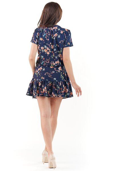 Letnia granatowa sukienka mini z ozdobnym wiązaniem