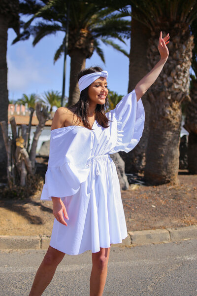 Letnia oversizowa sukienka o koszulowym fasonie