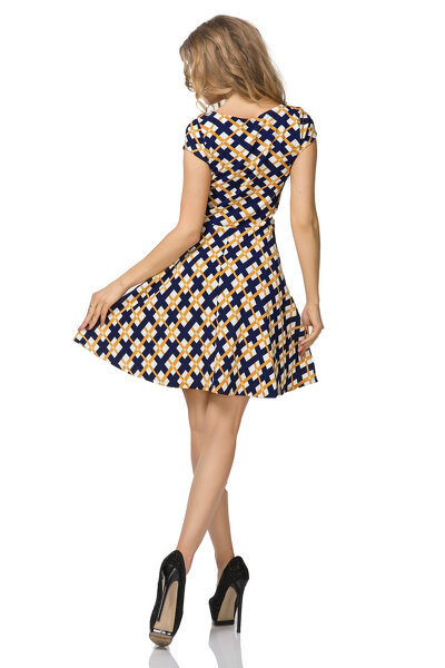 Wzorzysta letnia sukienka rozkloszowana