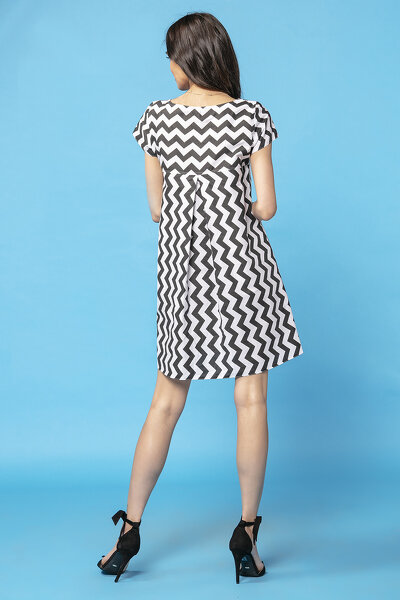 Letnia sukienka dla mamy i córki z czarnymi zygzakami