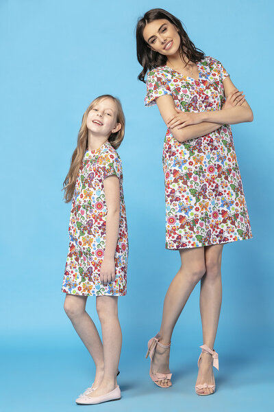 Letnia sukienka midi w wzór łowicki z krótkim rękawem