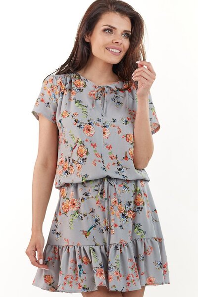 Letnia szara sukienka mini z ozdobnym wiązaniem