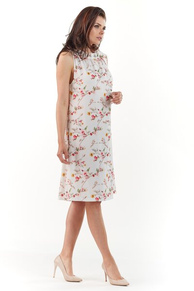 Letnia trapezowa sukienka w kolorze ecru