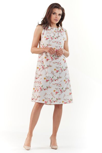 Letnia trapezowa sukienka w kolorze ecru