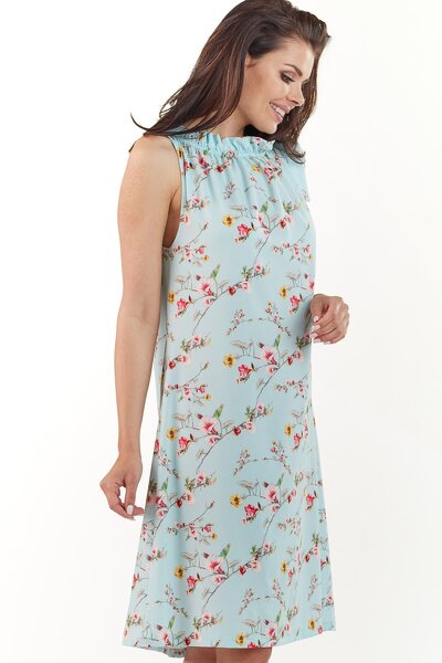 Letnia trapezowa sukienka w niebieskim kolorze