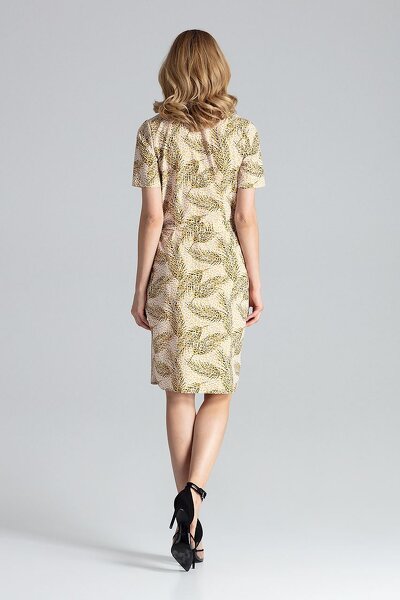 Wzorzysta letnia sukienka wiązana w pasie