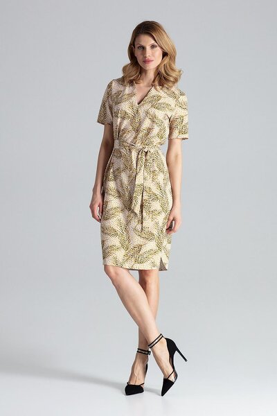 Wzorzysta letnia sukienka wiązana w pasie