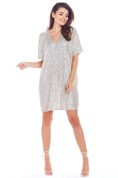 Luźna beżowa sukienka mini z ozdobnymi cekinami