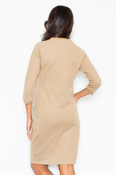 Beżowa sukienka z kieszeniami