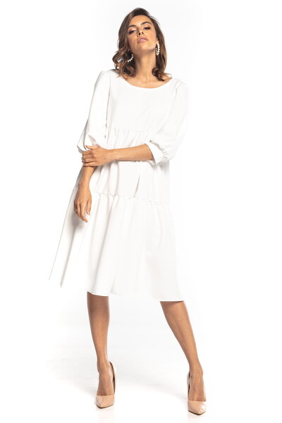 Luźna biała sukienka o długości maxi