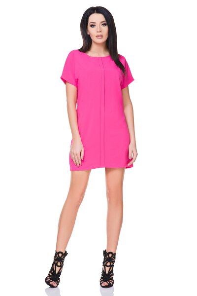 Luźna sukienka z krótkim rękawem w różowym kolorze