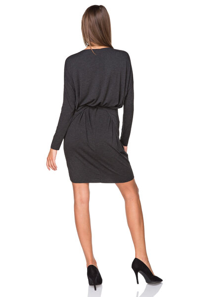 Ciemno szara sukienka wiązana w pasie