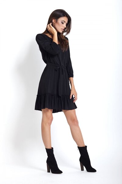 Luźna czarna sukienka z ozdobną falbanką i wiązaniem