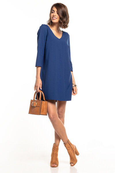 Luźna granatowa sukienka z kontrafałdą na plechach