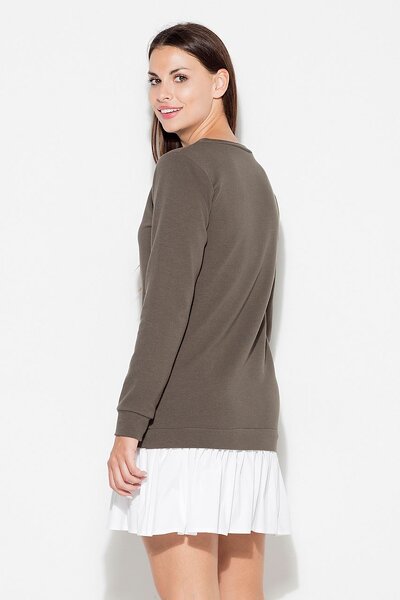 Oliwkowa sukienka z falbaną i długim rękawem