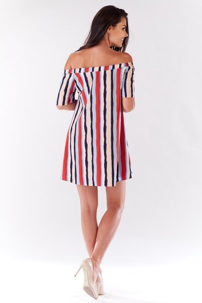 Luźna sukienka mini w paski z odkrytymi ramionami