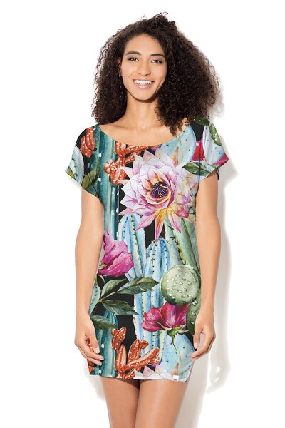 Sukienka w egzotyczne wzory