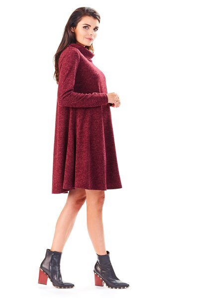 Luźna sweterkowa sukienka w bordowym kolorze