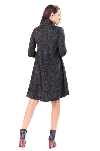 Luźna sweterkowa sukienka w grafitowym kolorze