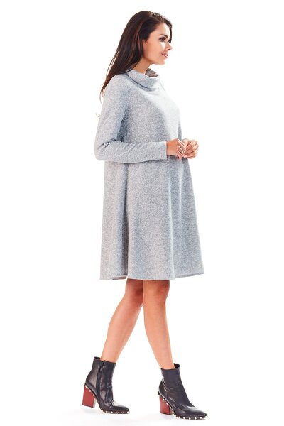 Luźna sweterkowa sukienka w szarym kolorze