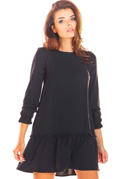 Luźna trapezowa sukienka w czarnym kolorze