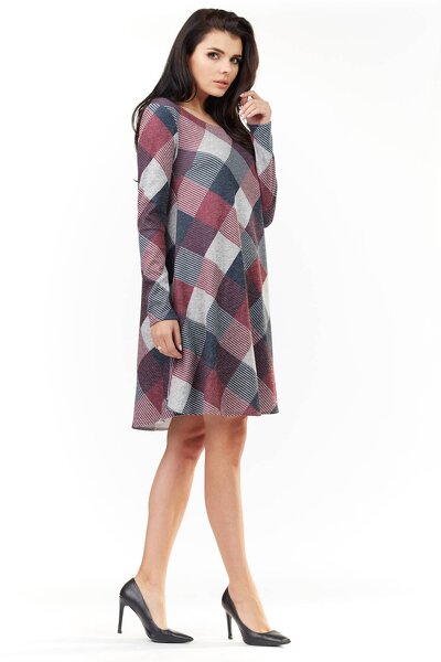 Luźna wzorzysta sukienka o trapezowym fasonie