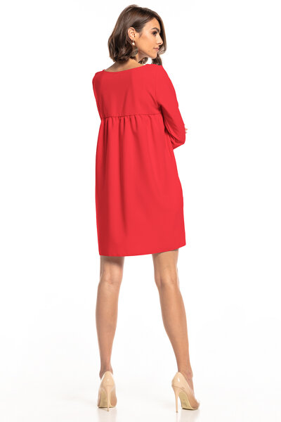 Malinowa sukienka z marszczeniem na plecach