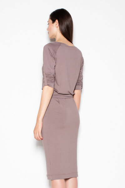 Brązowa ołówkowa sukienka wiązana w pasie