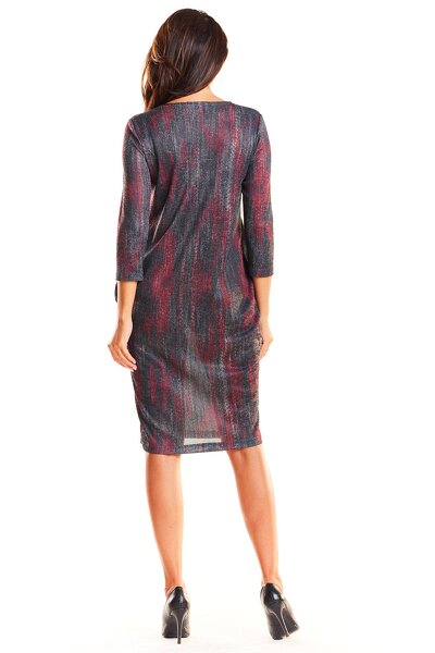 Modna luźna sukienka midi z przewagą czerwieni