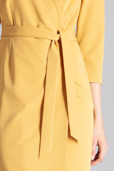 Sukienka z kopertowym dekoltem w kolorze musztardy