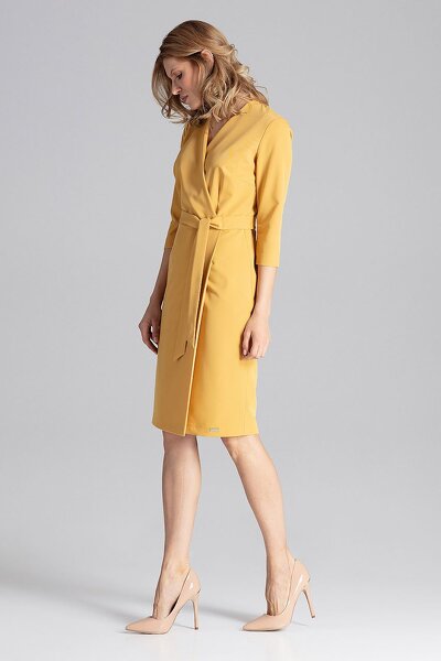Sukienka z kopertowym dekoltem w kolorze musztardy