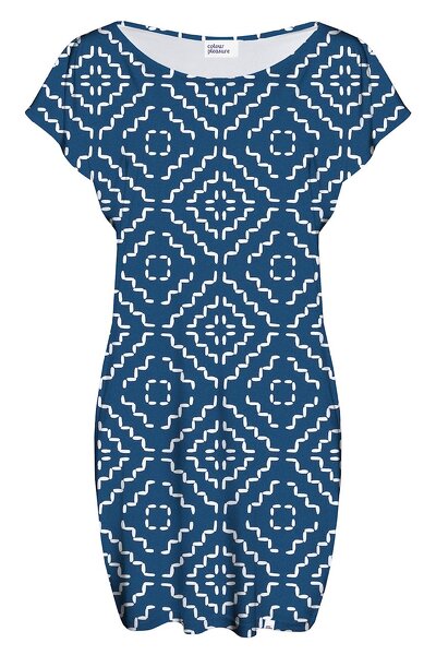 Niebieska sukienka z białym wzorem