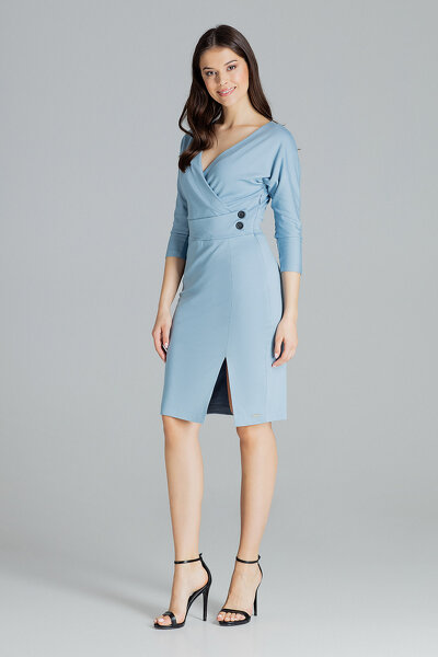 Niebieska sukienka z kopertowym dekoltem