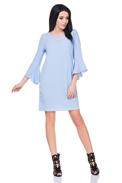 Błękitna sukienka midi z półokrągłym dekoltem