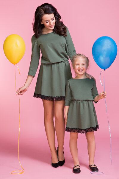 Zielona sukienka z gumką w pasie z kolekcji mama i córka