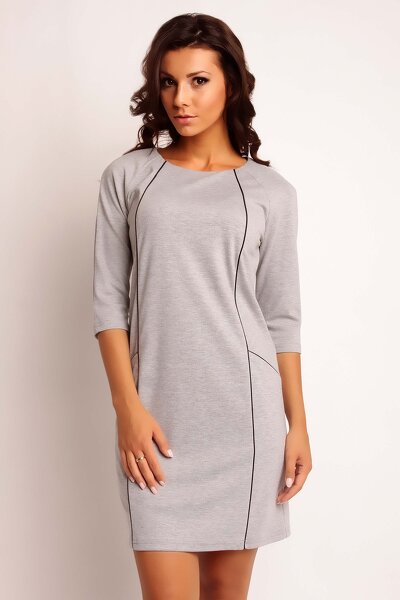Popielata sukienka z ozdobnymi cięciami