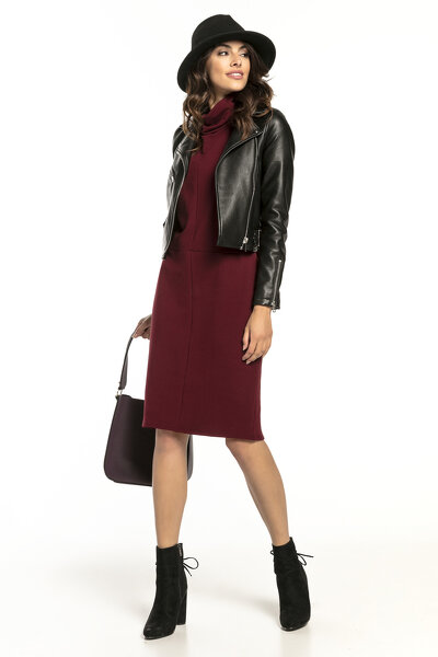 Ołówkowa bordowa sukienka z golfem