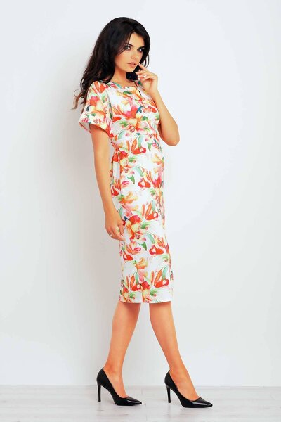Ołówkowa sukienka w pomarańczowe kwiaty