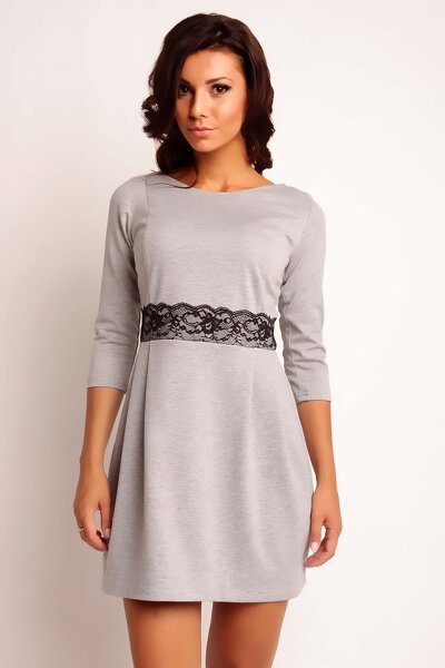 Popielata sukienka mini odcinana w talii koronką
