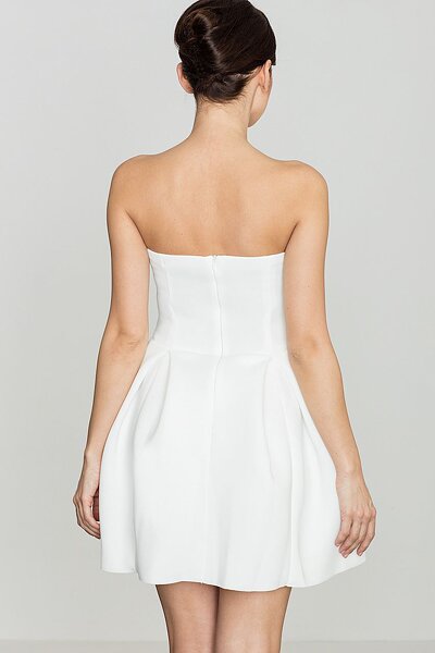 Rozkloszowana sukienka bez rękawów w kolorze ecru